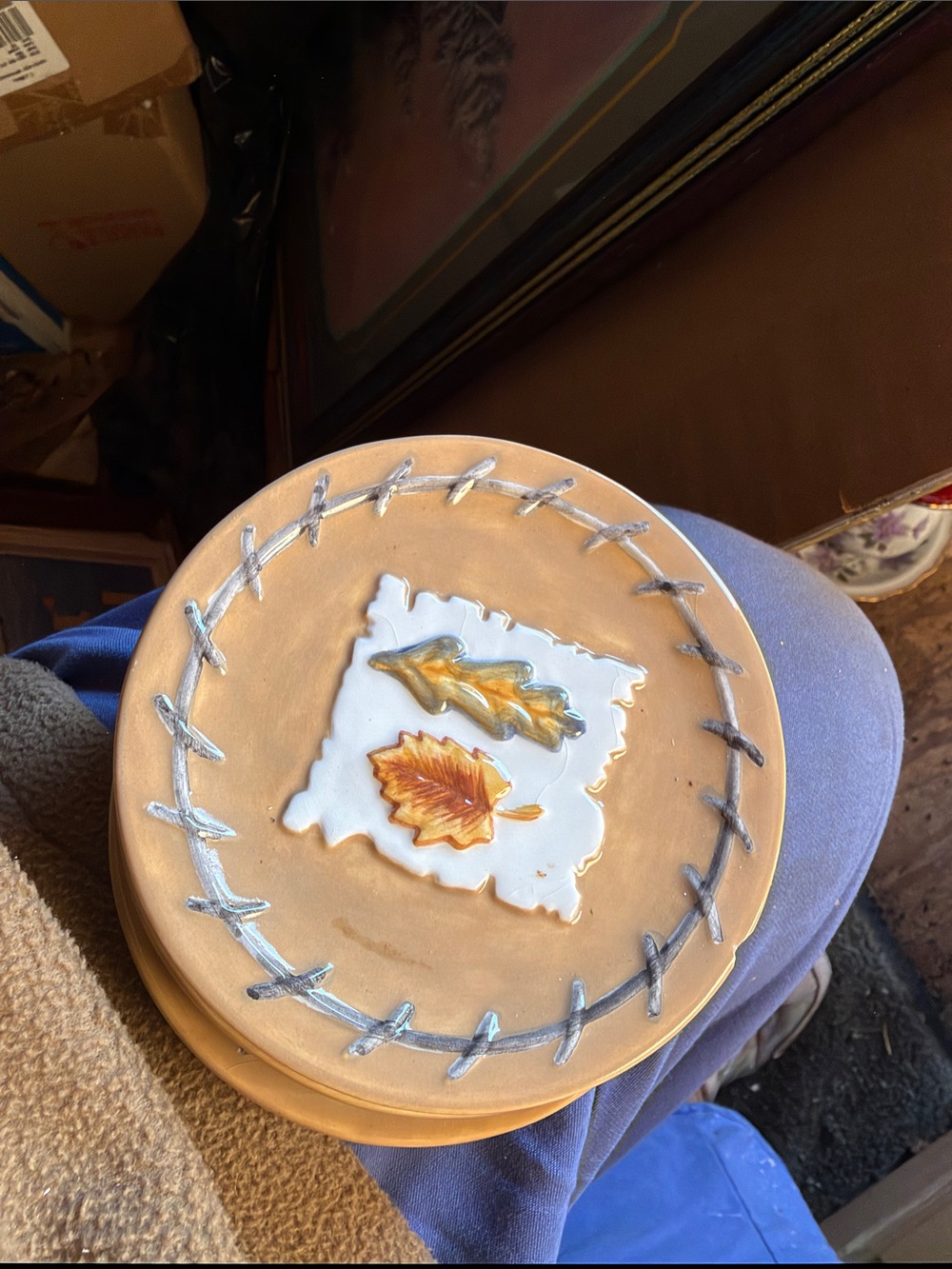 Vintag Decorative Ceramic coasters with Autumn Leaf Motif - Tan